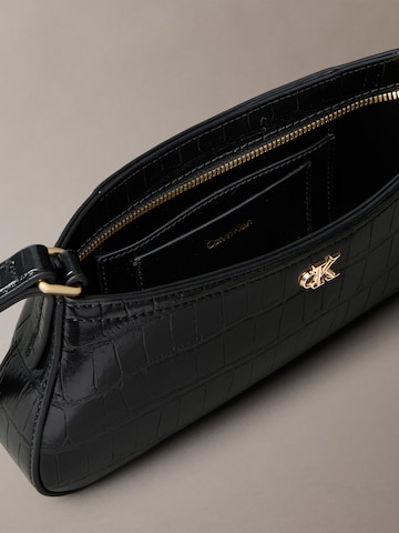 Calvin Klein - Bolso de hombro en negro