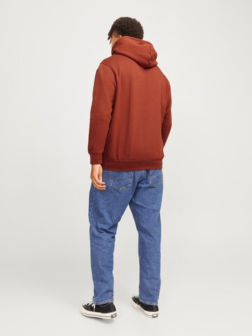 Sweat-shirt 'VESTERBRO' Jack & Jones Plus en marron