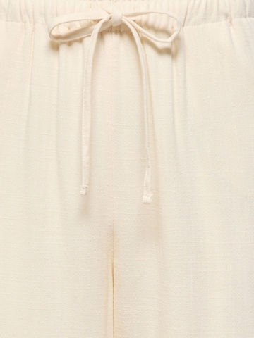 ONLY Regular Trousers 'ONLSiesta' in White