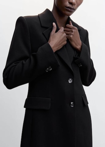 Manteau mi-saison 'sugus' MANGO en noir