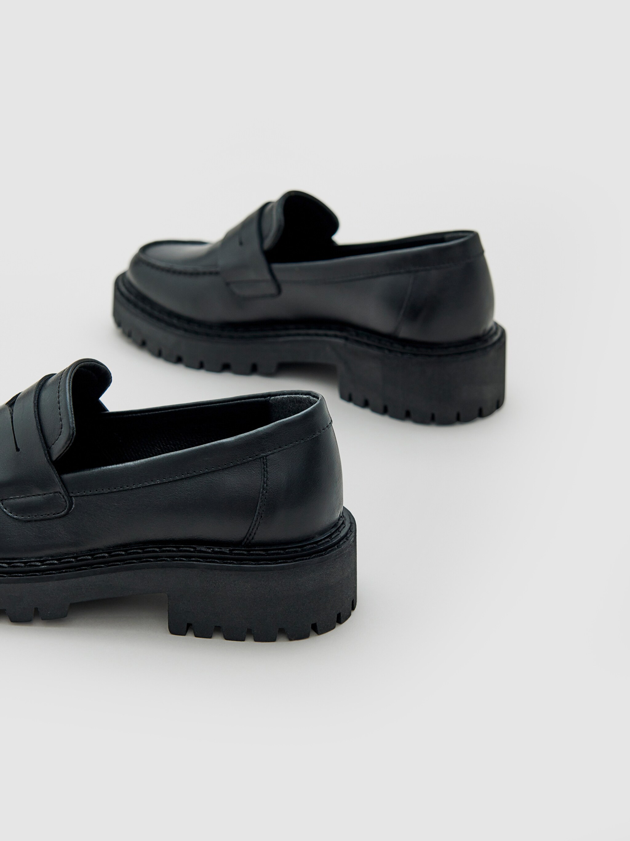 EDITED Produkte Slipper 'Gunhilda' schwarz