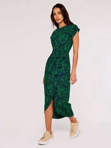 Robe Apricot en vert