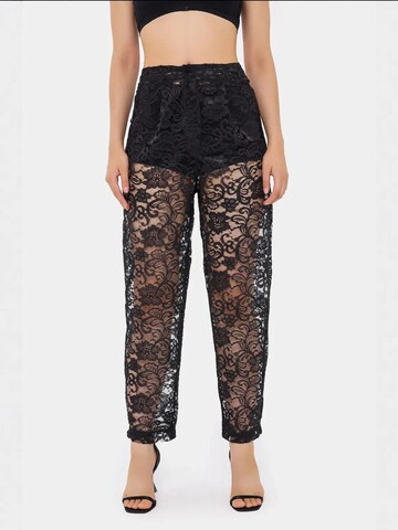 Hiccup - Loosefit Calças com pregas em preto: frente