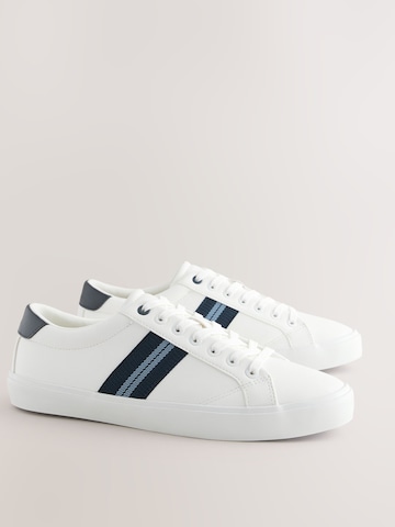 Baskets basses Next en blanc