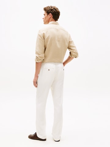 Coupe slim Pantalon chino 'Denton' TOMMY HILFIGER en blanc