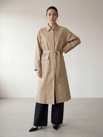 ARMIE Summer coat 'The Tina Trenchcoat' in Beige