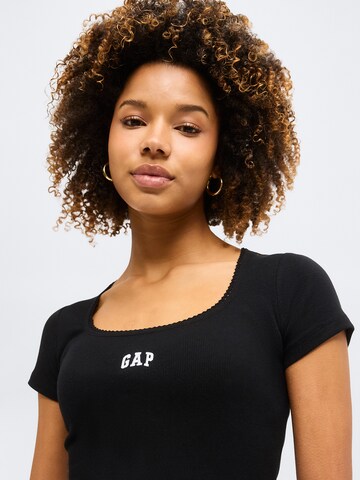 GAP Тениска в черно