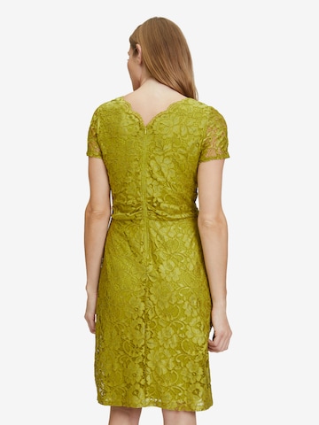 Robe de cocktail Vera Mont en vert