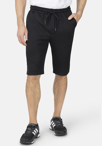 Hero Slimfit Funktionsshorts in Schwarz: Vorderseite
