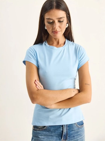 Top di Bianco Lucci in blu