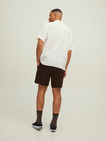 JACK & JONES Loosefit Shorts in Braun