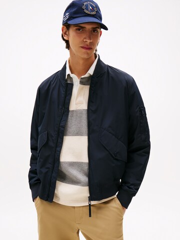 TOMMY HILFIGER Tussenjas in Blauw: voorkant