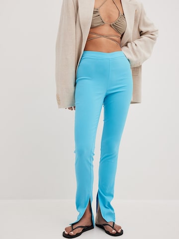 NA-KD Skinny Broek in Blauw: voorkant