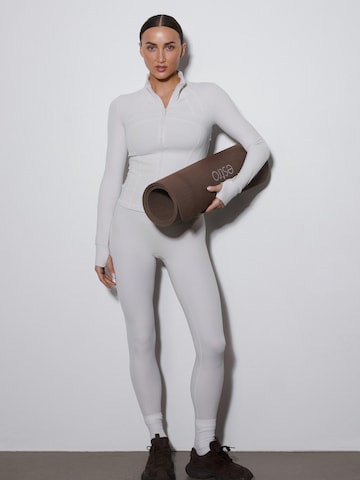 Completo per l'allenamento '8107' di Estro in beige
