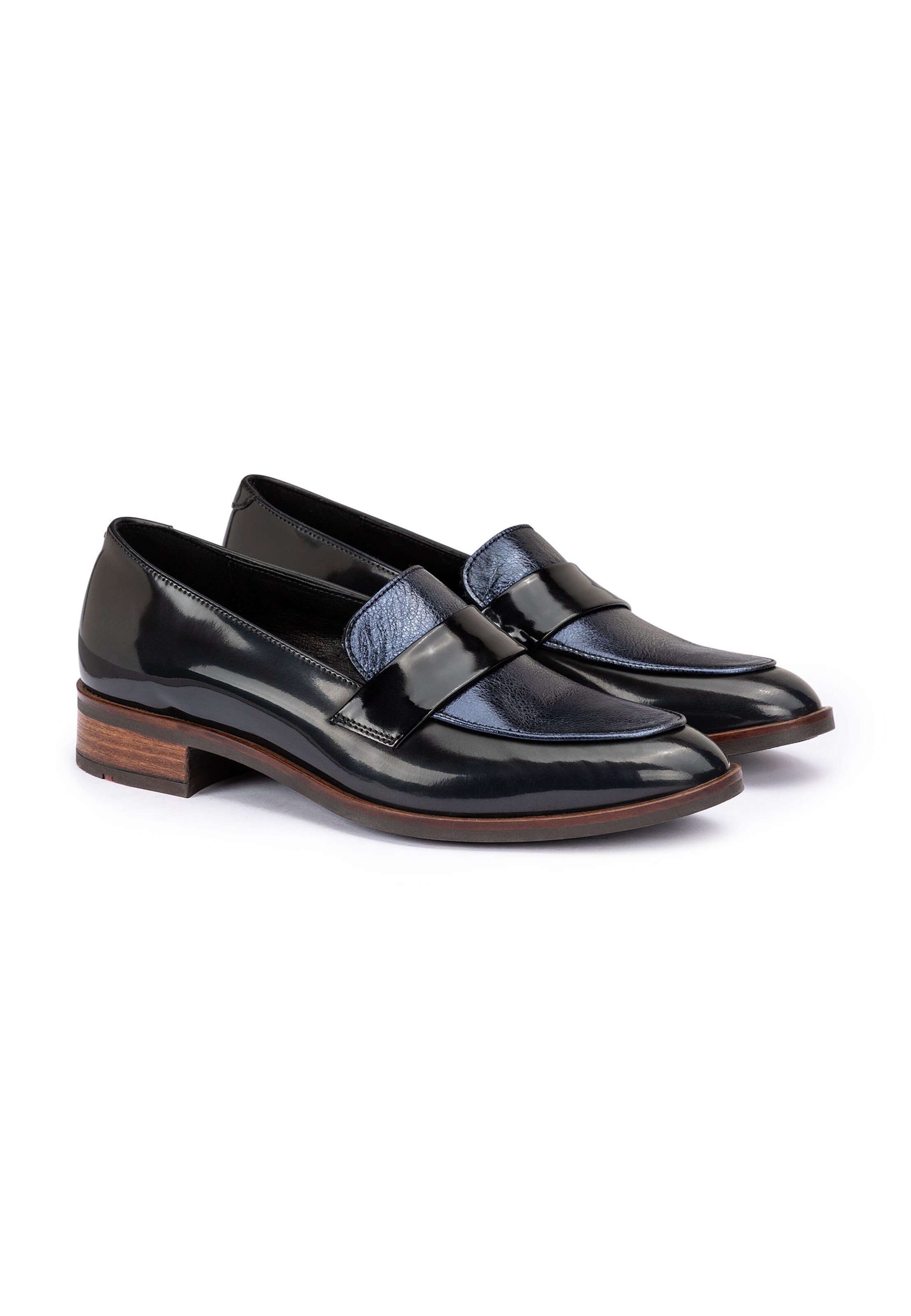 LLOYD Classic Flats in Black