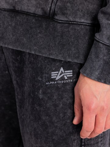 ALPHA INDUSTRIES Tapered Byxa i svart