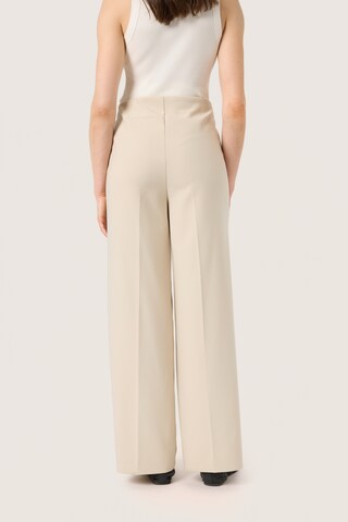 Wide leg Pantaloni con piega frontale 'Corinne' di SOAKED IN LUXURY in beige