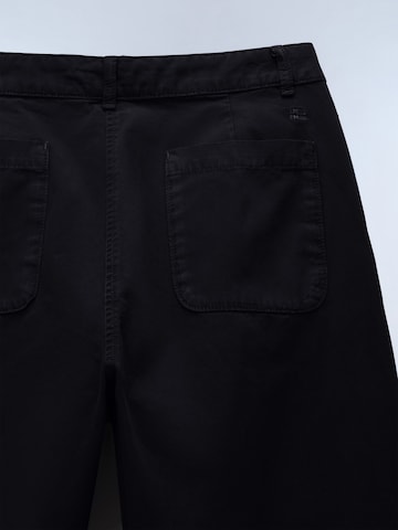 Regular Pantaloni eleganți 'M-Halide' de la NAPAPIJRI pe negru
