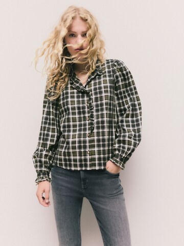 Next Blouse in Green: front