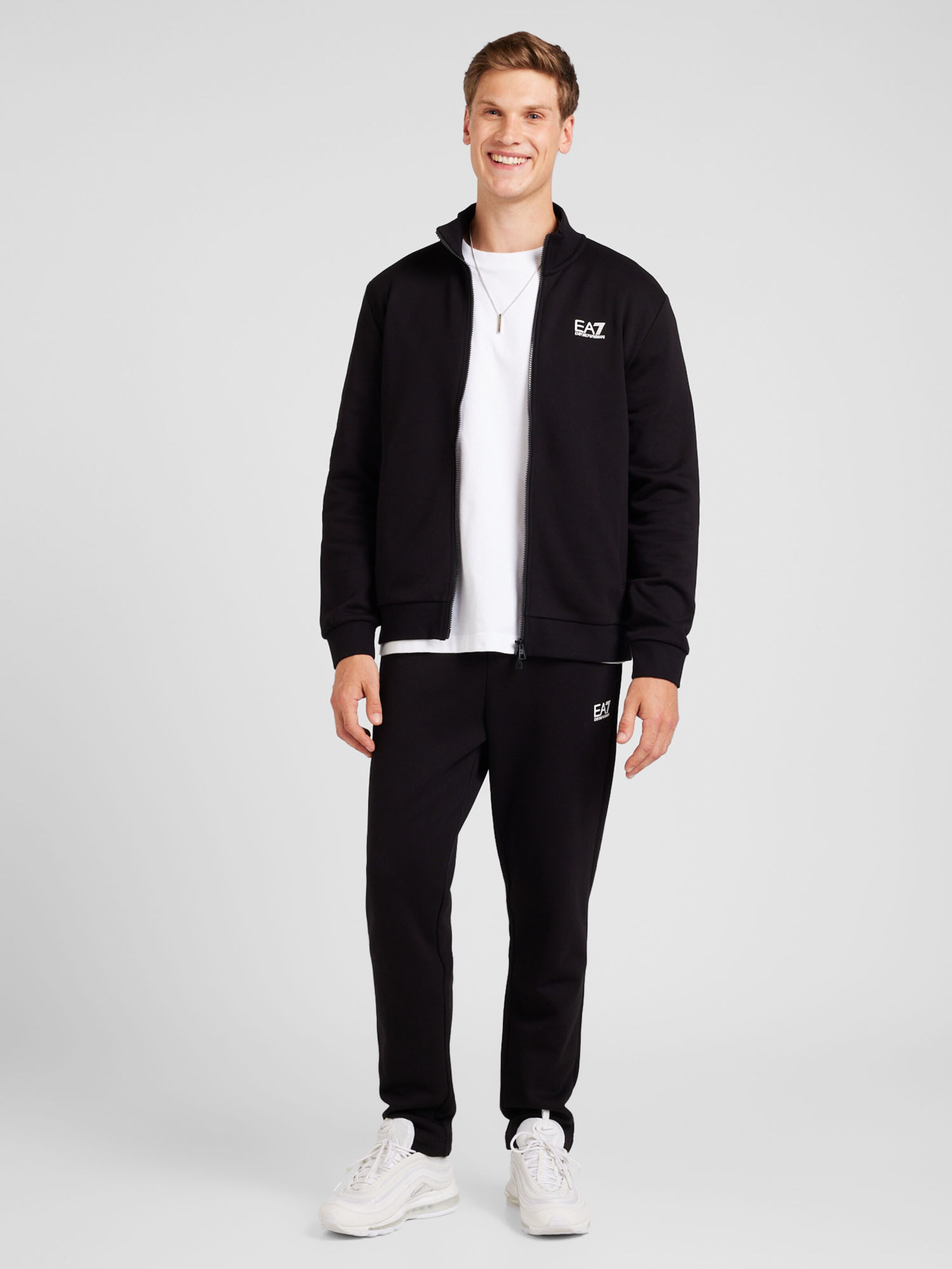 Ropa ea7 sale