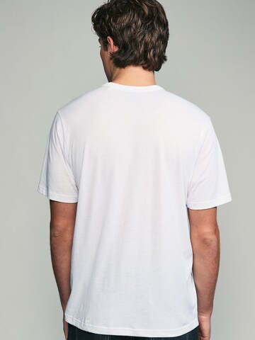Next - Camiseta en blanco