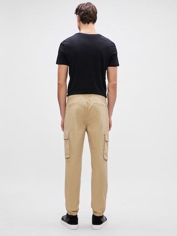Calvin Klein Jeans Tapered Παντελόνι cargo σε καφέ