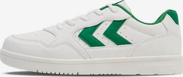 Hummel Sneakers in White: front