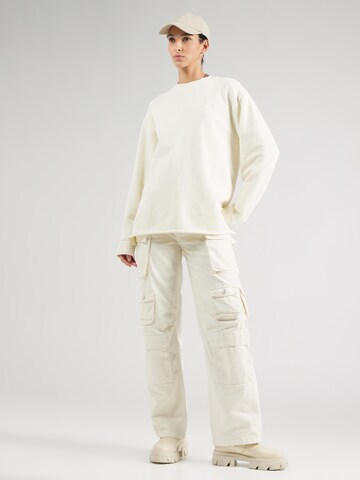 Sweat-shirt 'Studios' Superdry en blanc