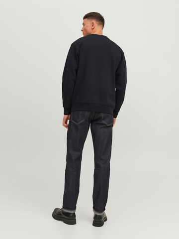 R.D.D. ROYAL DENIM DIVISION Sweatshirt 'Dean' i svart