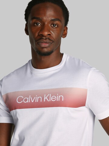 balta Calvin Klein Marškinėliai