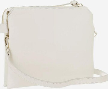 Closed Shoulder Bag in White