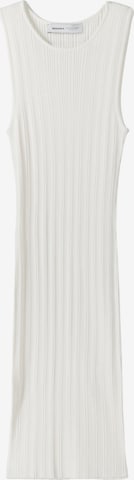 Robes en maille Bershka en beige : devant