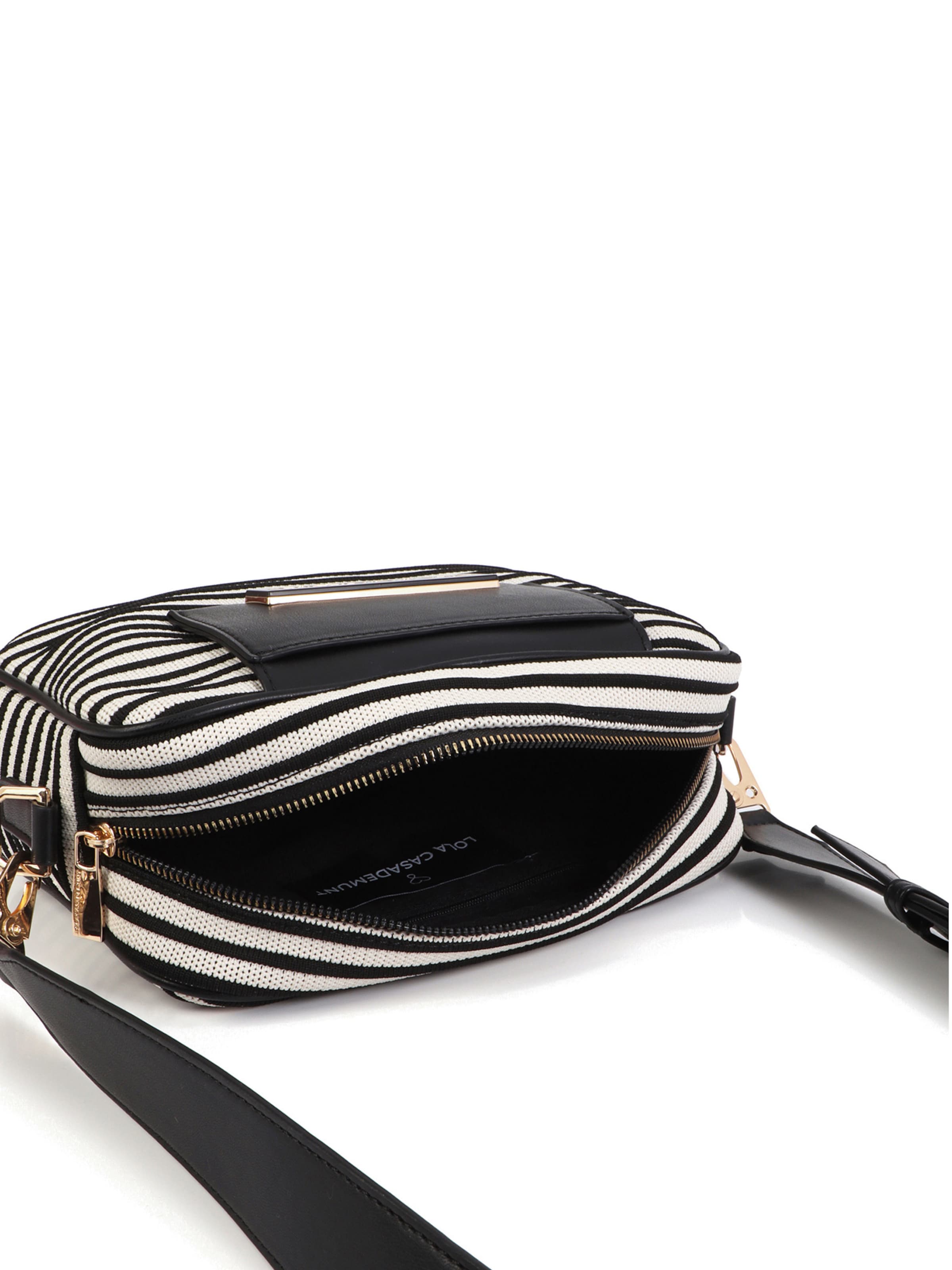 Lola Casademunt Olkalaukku värissä musta