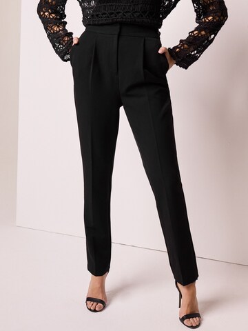 Next - regular Pantalón plisado en negro