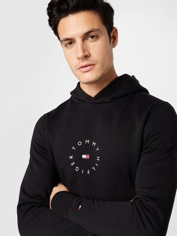 TOMMY HILFIGER Sweatshirt in Schwarz