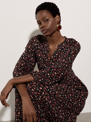 Apricot Jurk ' Kreppkleid ' in Zwart