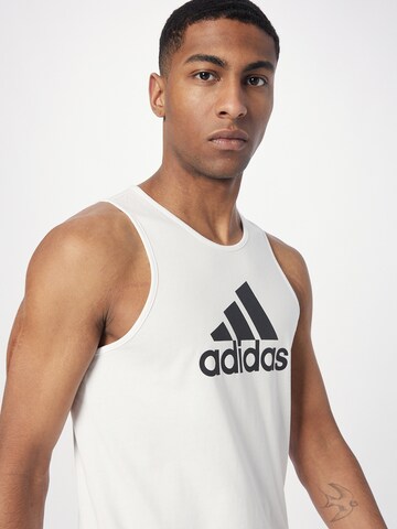 ADIDAS SPORTSWEAR - Camiseta funcional en blanco