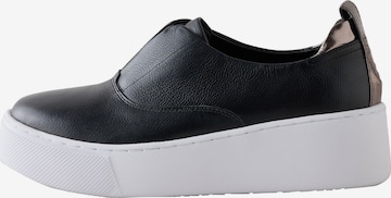 Next Slip on -tennarit 'Forever Comfort' värissä musta: etupuoli