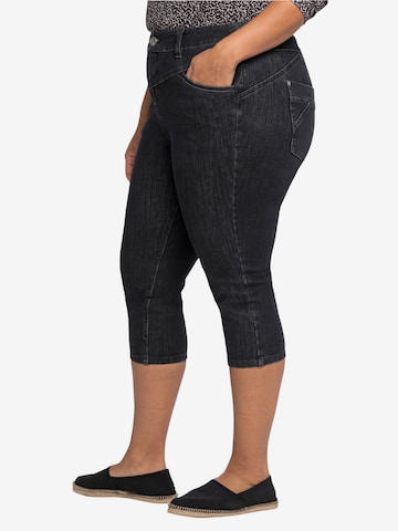 SHEEGO Skinny Jeans in Schwarz