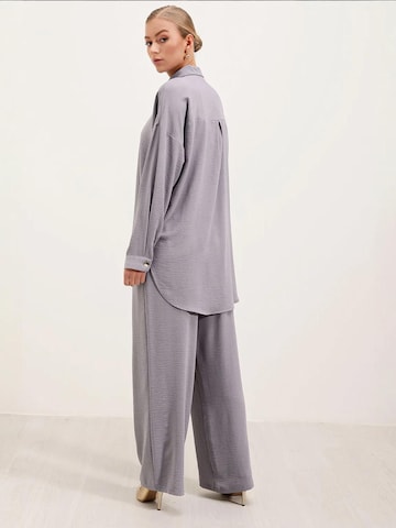 Bigdart Set: Bluse und Hose in Grau