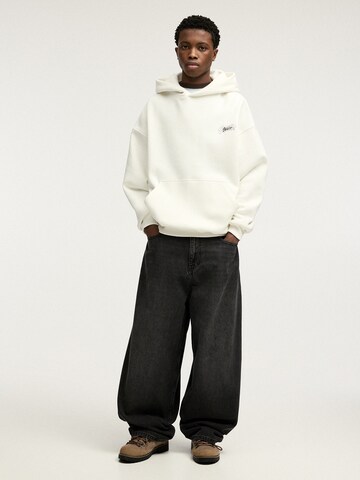 Sweat-shirt 'STWD' Pull&Bear en blanc