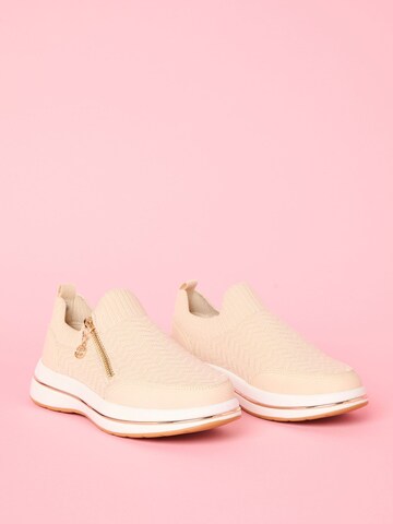 Lipsy Slip On in Beige