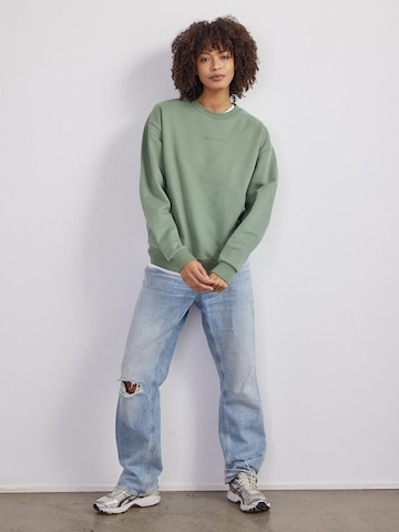 BEARTH Sweatshirt in Green: front