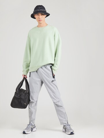 Nike Sportswear Dressipluus 'CLASSICS', värv roheline