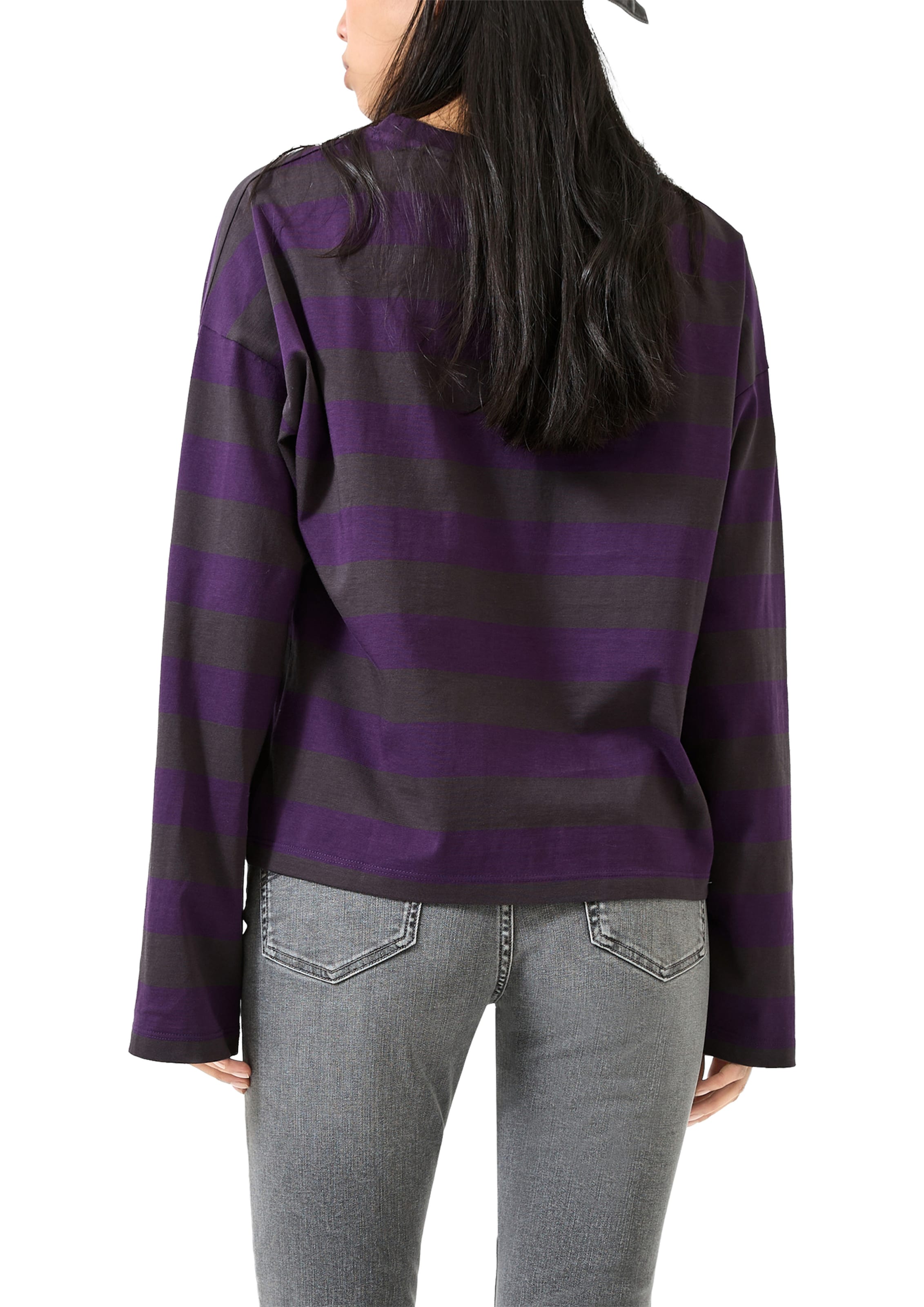 QS Shirt in Purple: back