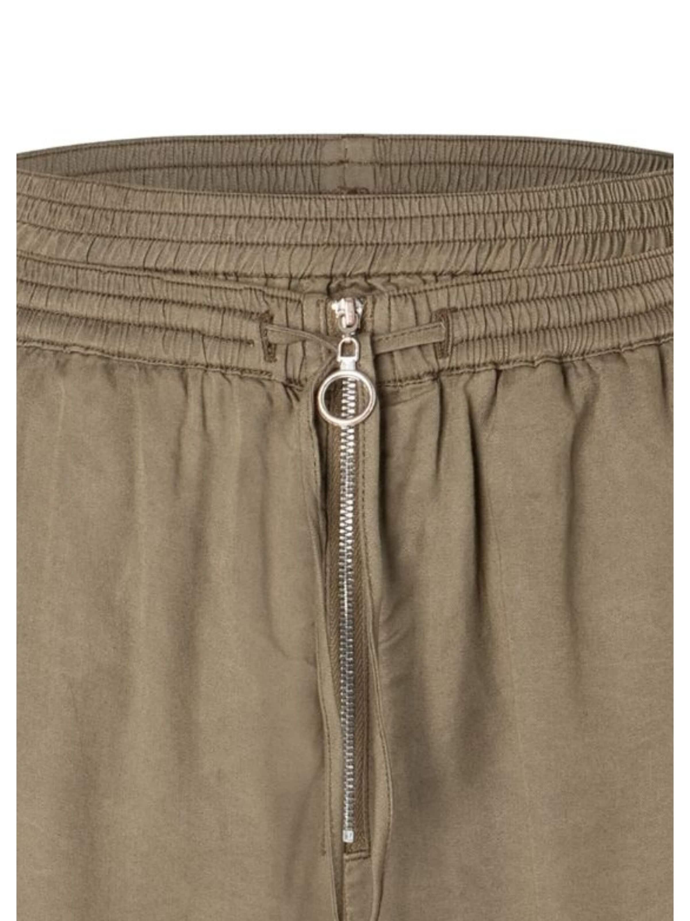 Gang Loosefit Hose '94YARA ' in Grün