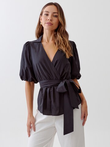 Tussah Blouse 'WREN' in Black: front