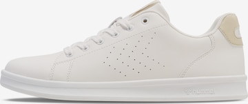 Baskets basses 'COURT LINE' Hummel en blanc : devant