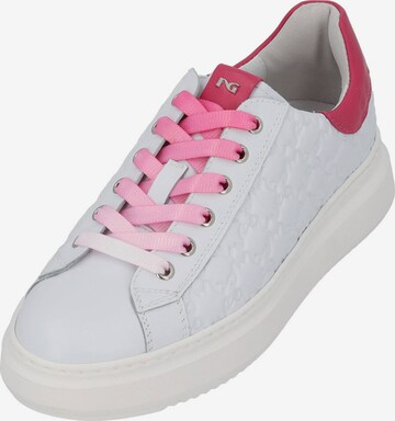 Nero Giardini Sneakers in White: front