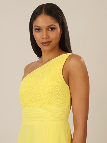 APART Kleid in Gelb